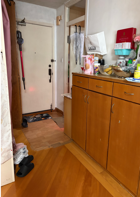 職業治療師檢視住宅入口及通道安全